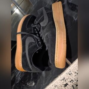 Nike youth size 8.5 air force 1 07 lv8 sneakers with gum rubber sole